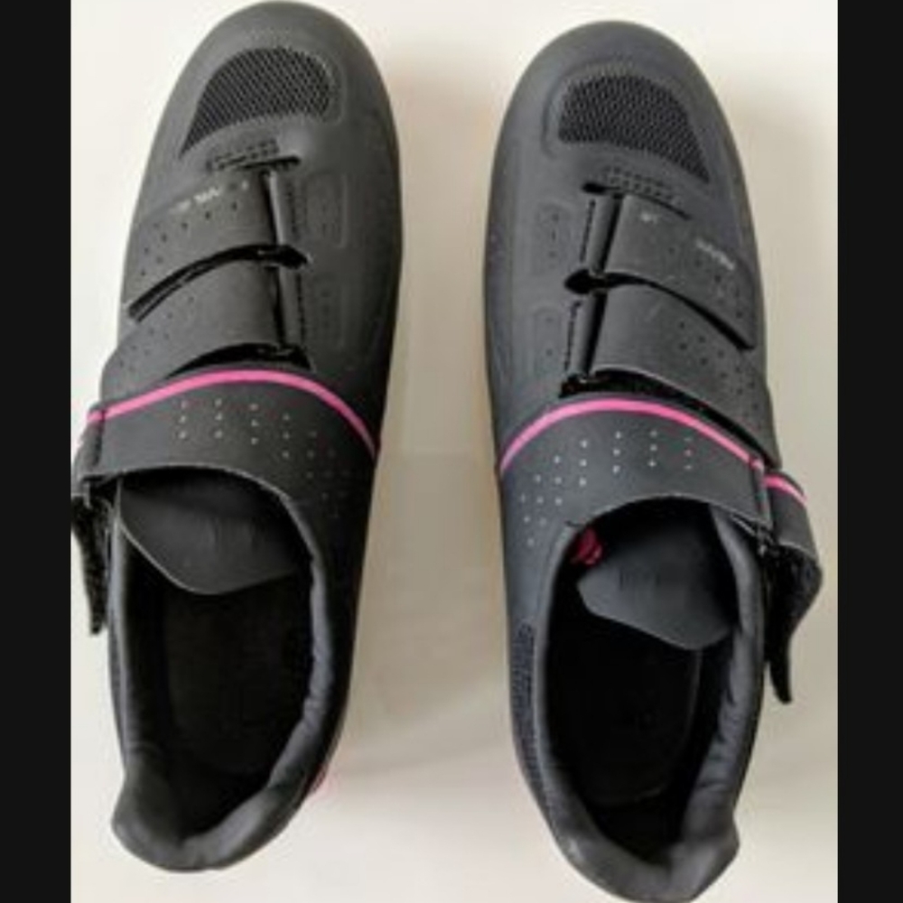 Like New - Pearl Izumi Women's V5 Studio Cycling Shoes Size 38